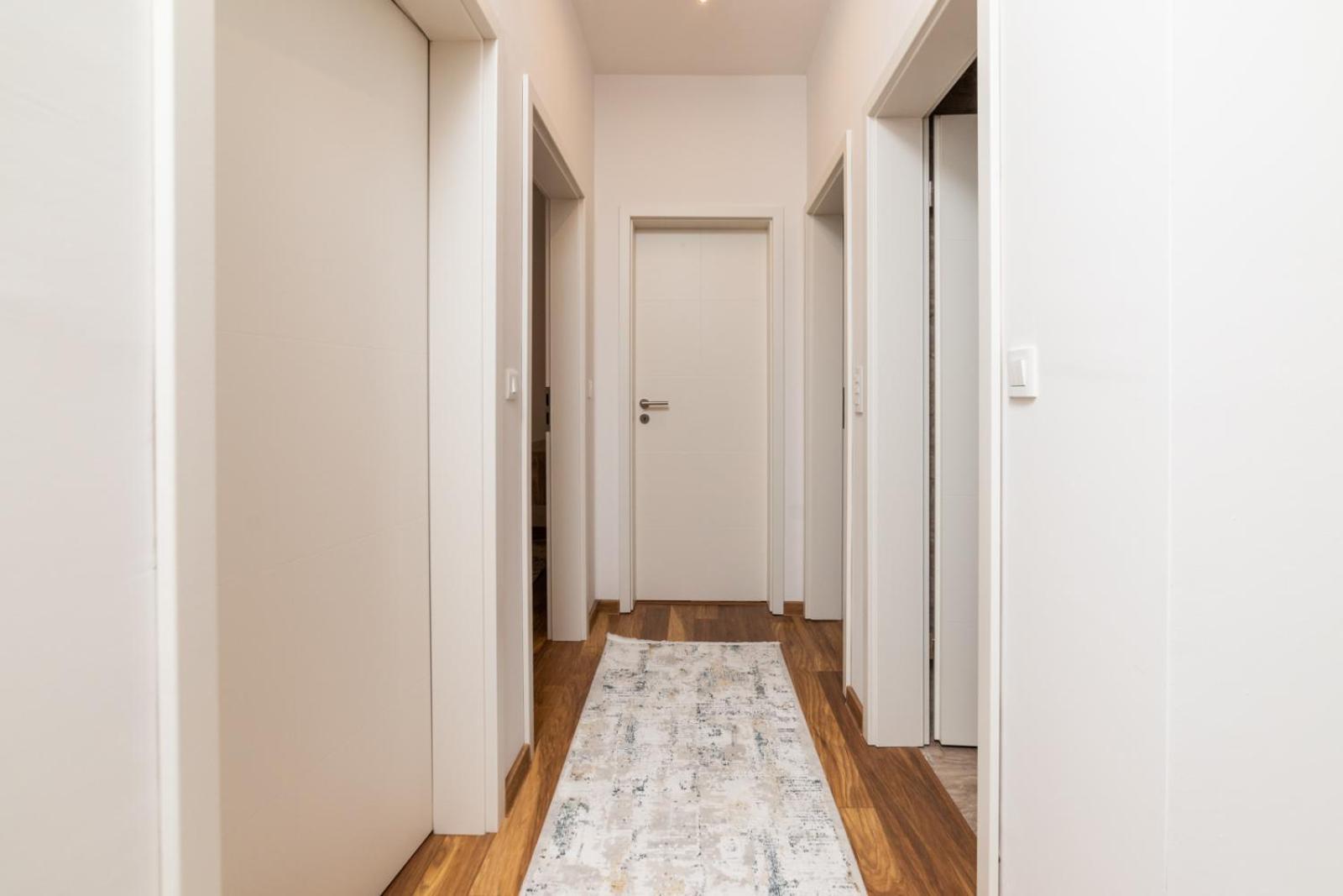 Emery Apartments Pristina Exterior foto
